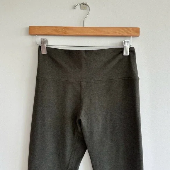 Vuori Elevation Oregano Green Leggings - Small - Picture 2 of 4